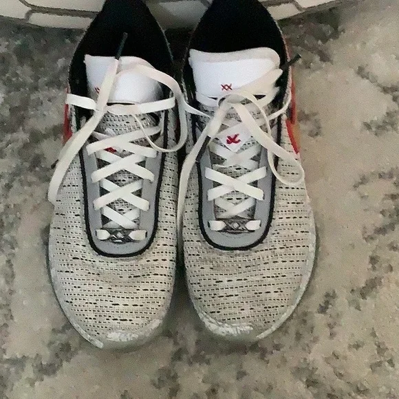 LeBron James 20’s - Picture 5 of 6